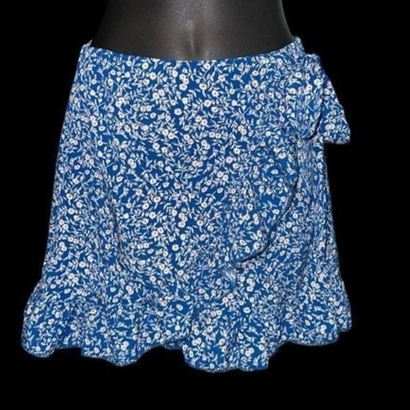 ❤️ 🆕 AMAZING Floral Skirt Size M - Picture 5 of 8